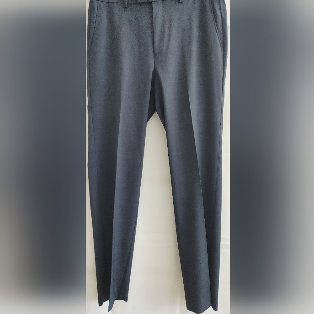 IZOD Men’s Flat Front Dress Pants RN90736,  32x32 Blue in Color